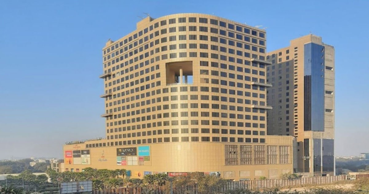 Pre Leased Options in Bhutani City Center 32 Noida-min
